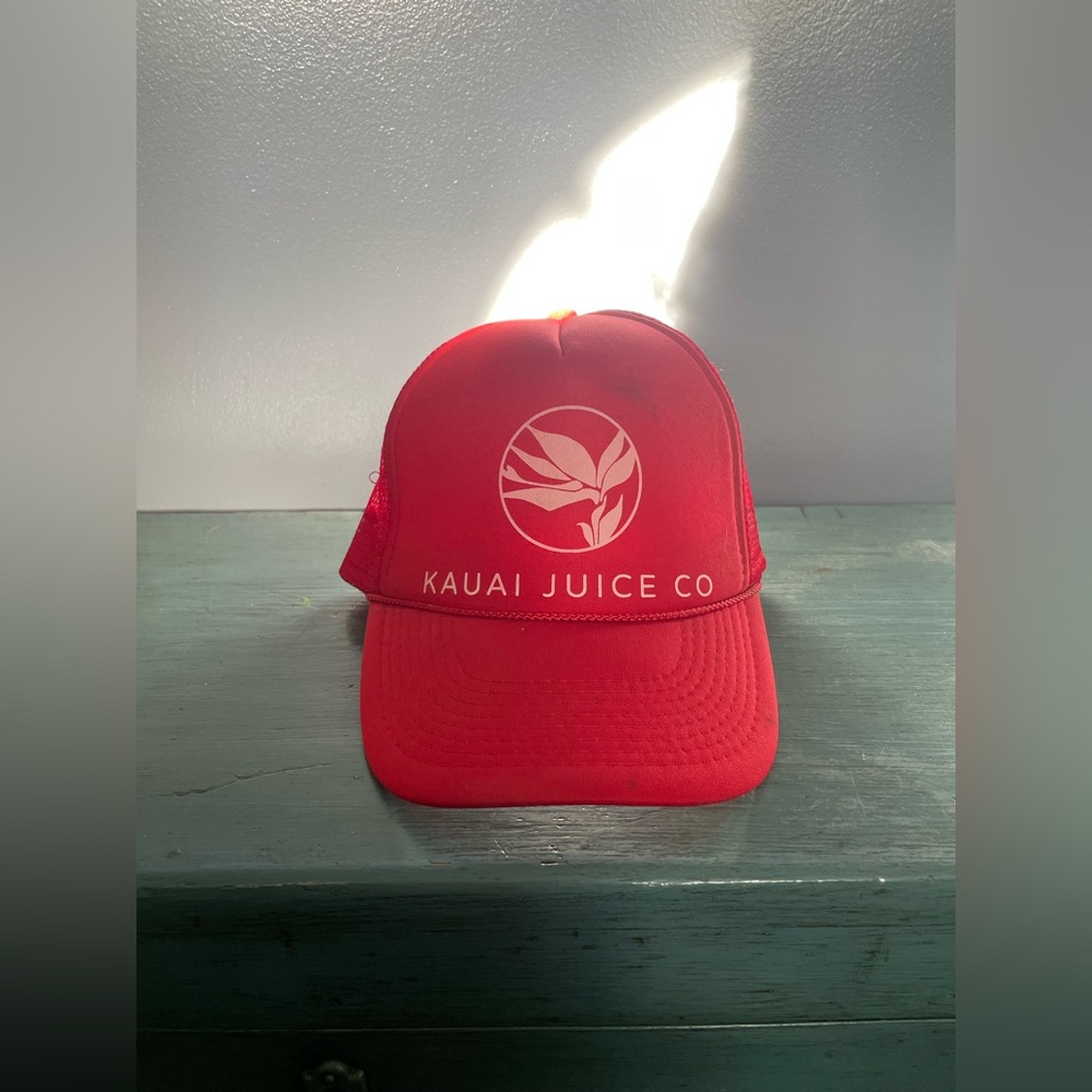 Kauai Juice Co hat